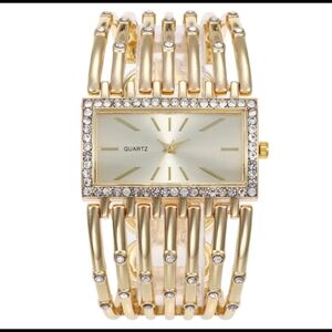 Elegant Gold Women's Quartz Watch
